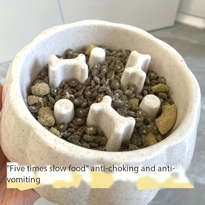 Slow-feed bowl suitable for small to medium-sized dogs - anti-tipping design, made of plastic
