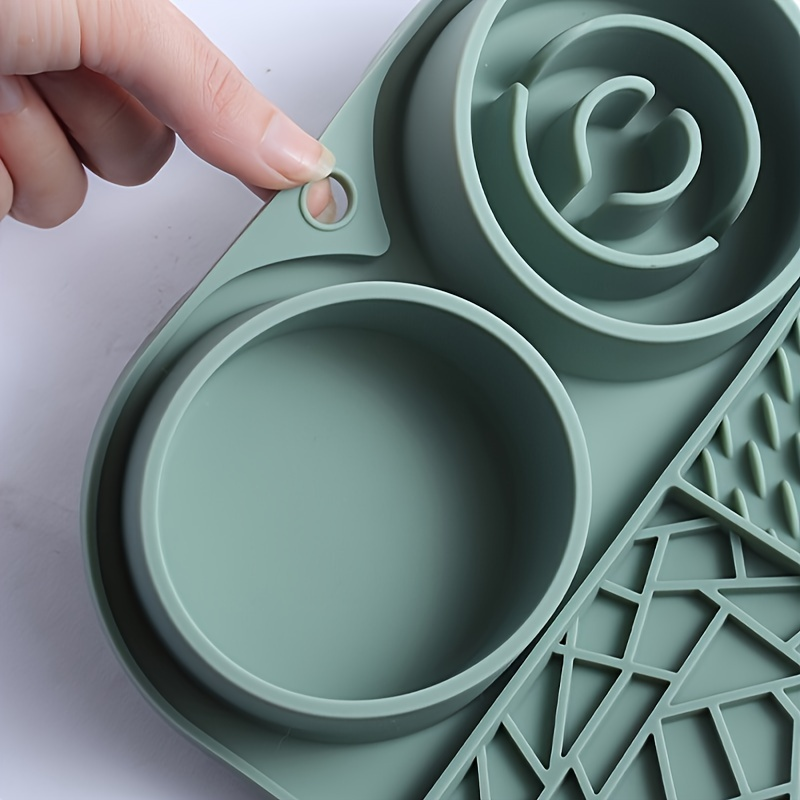 1 silicone slow-feeder for pet cats, non-slip suction cup type