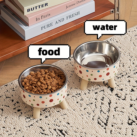 Stainless steel feeder with non-slip base, 13.5 oz. Suitable for cats and small dogs.
