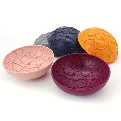 One silicone dog feeder, slow-feeding bowl, easy to clean, suitable for dogs.
