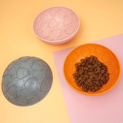 One silicone dog feeder, slow-feeding bowl, easy to clean, suitable for dogs.